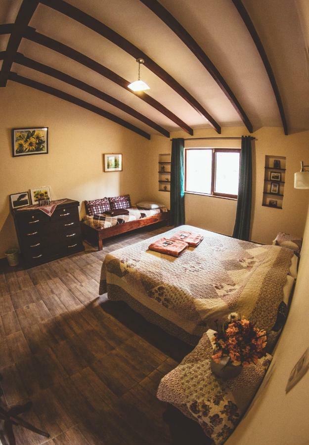 Hostel Serena Samaipata Buitenkant foto