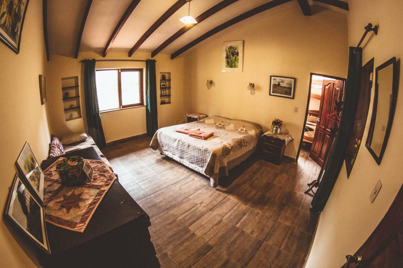 Hostel Serena Samaipata Buitenkant foto